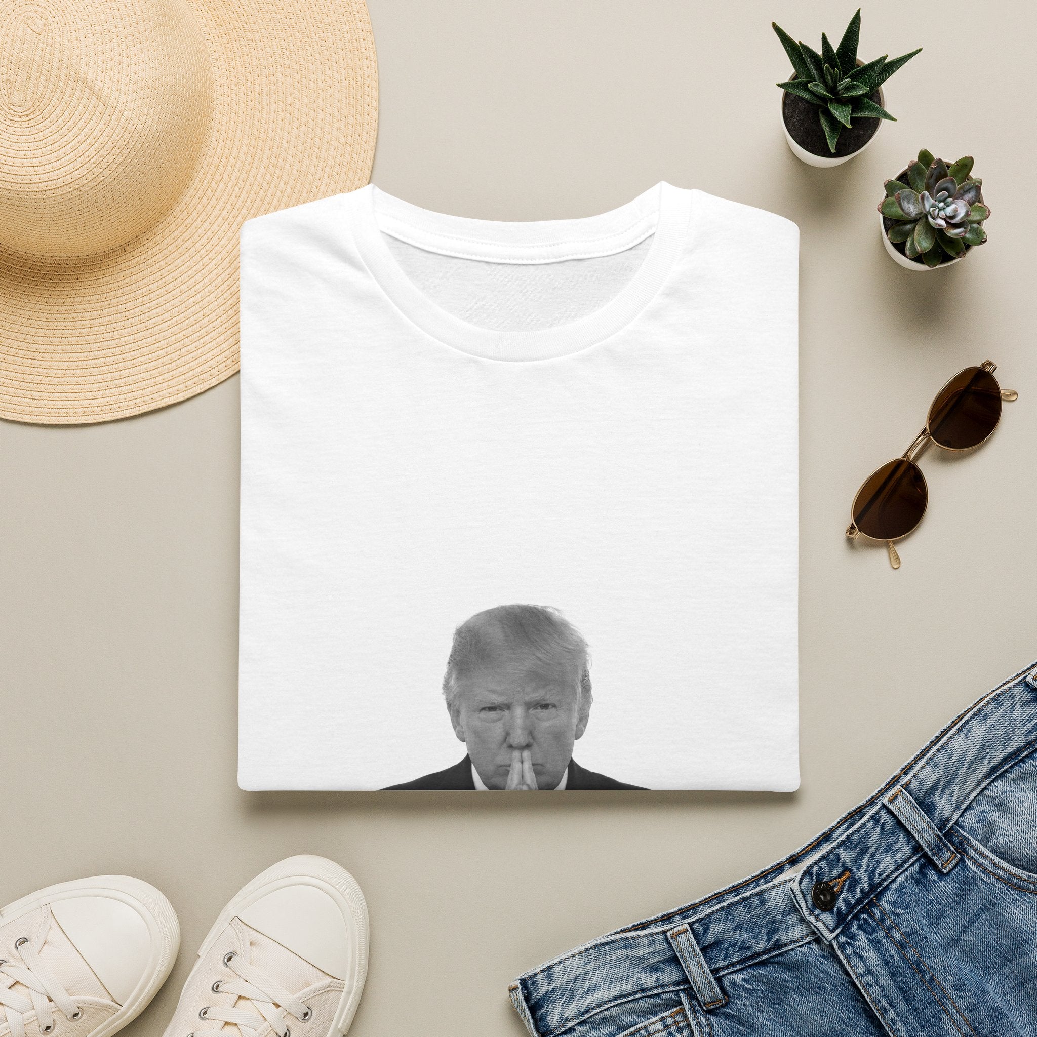 Praying - T-Shirt